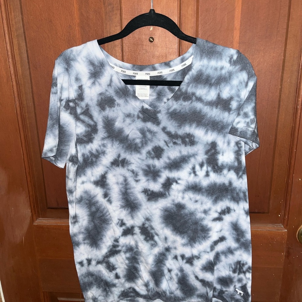 PINK Victoria's Secret Gray Tie-Dye Short Sleeve Tee